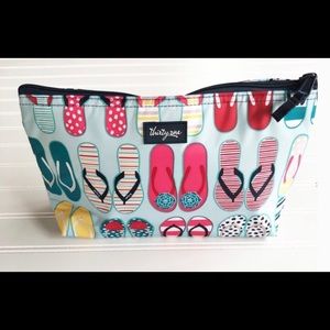 1 LEFT❤️❤️❤️NWOT.  Thirty-One Flip Flop Bag